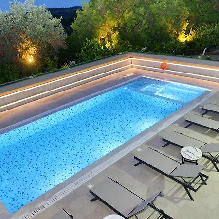 With Private Pool Zambakas * Kalithies