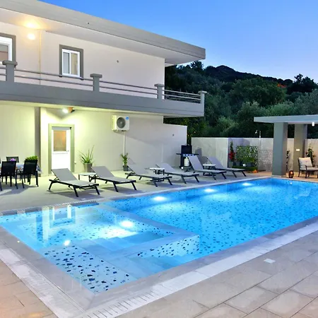 Villa With Private Pool Zambakas Kalithies