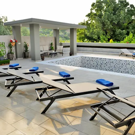 With Private Pool Zambakas Vila Kalithies
