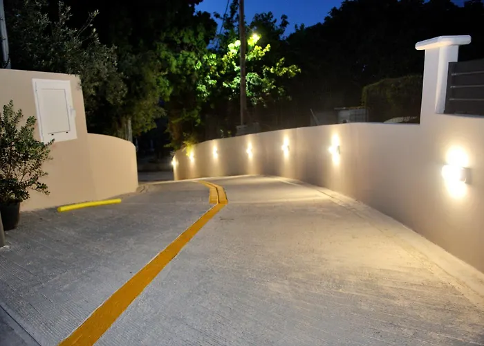 With Private Pool Zambakas Καλυθιές