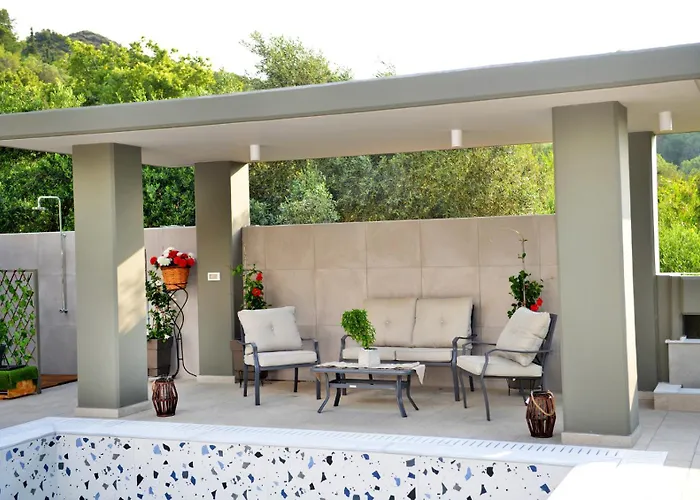 With Private Pool Zambakas Καλυθιές