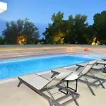 With Private Pool Zambakas Kalithiész
