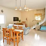 Vila With Private Pool Zambakas *