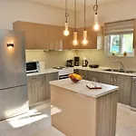 Vila With Private Pool Zambakas *