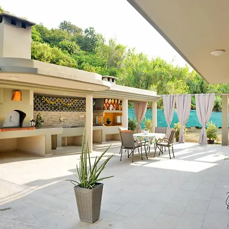 빌라 With Private Pool Zambakas *