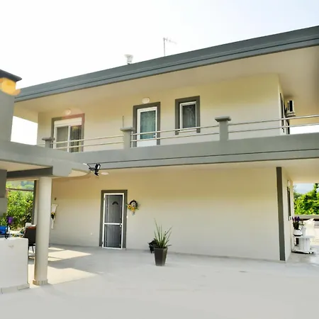 With Private Pool Zambakas 빌라