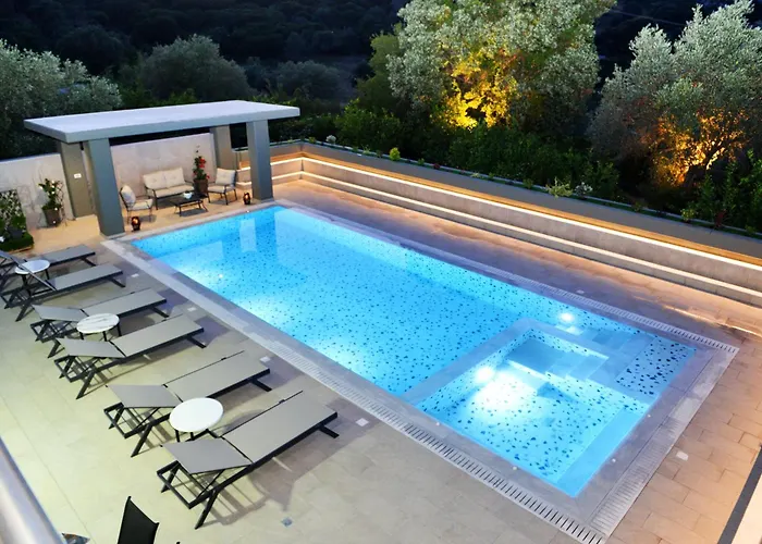 With Private Pool Zambakas 빌라 Kalithies