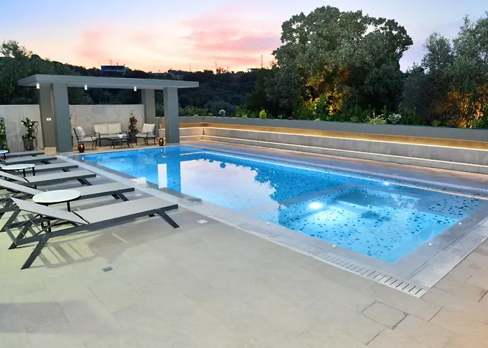 빌라 With Private Pool Zambakas Kalithies